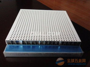 瓦楞板吊頂?shù)母魺崤c隔音材料制造技術(shù)淺析